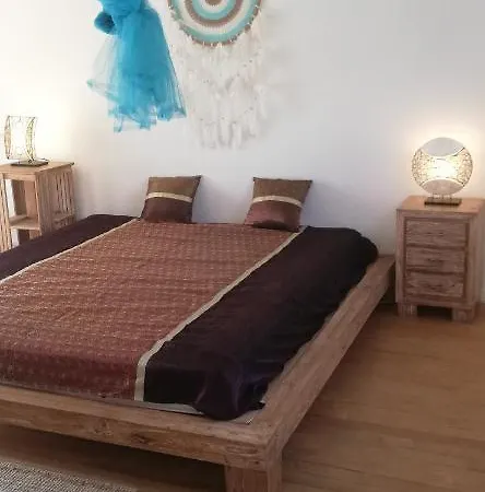 Holiday home Spacieuse Maison 6 A 50 M De La *