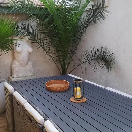 Holiday home Spacieuse Maison 6 A 50 M De La