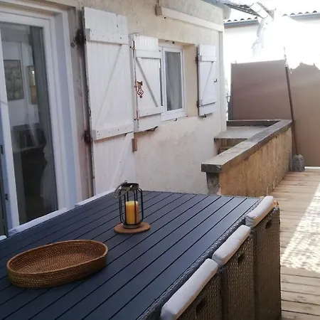 Holiday home Spacieuse Maison 6 A 50 M De La Lacanau