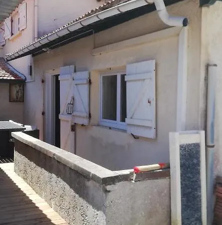 Holiday home Spacieuse Maison 6 A 50 M De La Lacanau