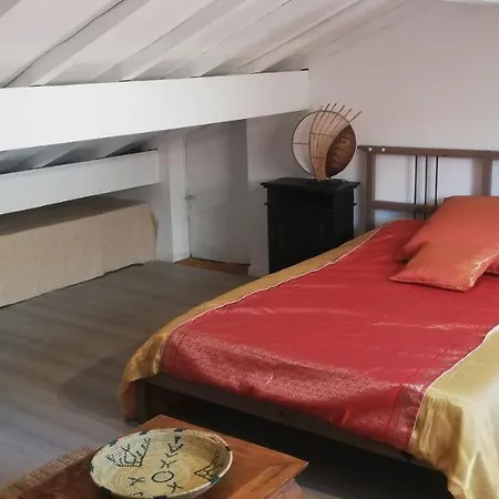 Holiday home Spacieuse Maison 6 A 50 M De La *